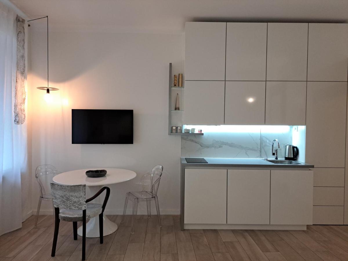 Slovenian Art Story Apartment Ljubljana Bagian luar foto