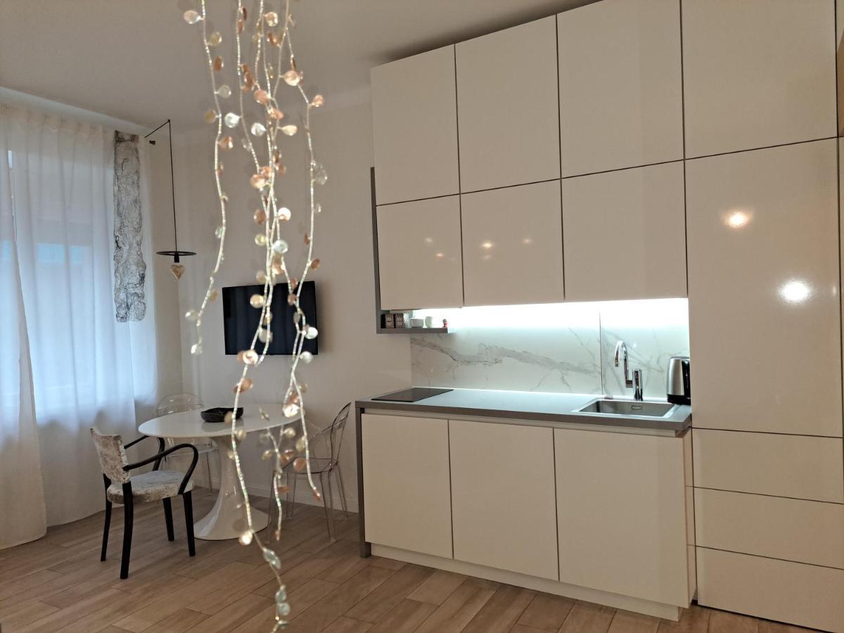 Slovenian Art Story Apartment Ljubljana Bagian luar foto