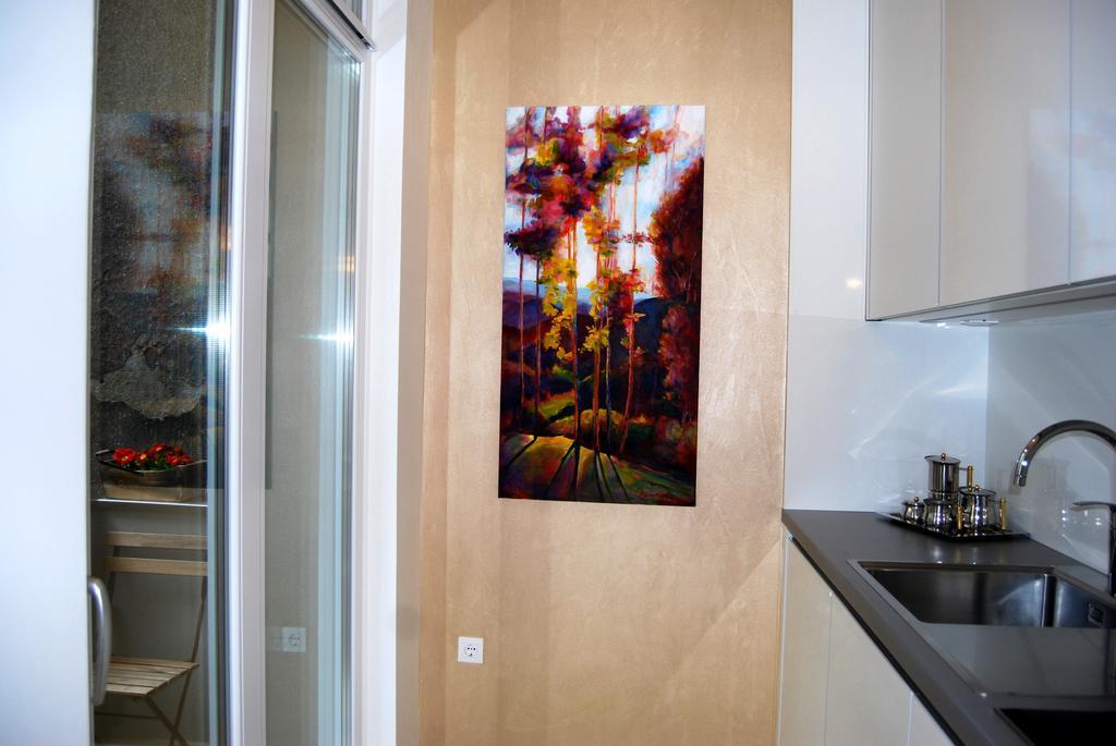 Slovenian Art Story Apartment Ljubljana Bagian luar foto