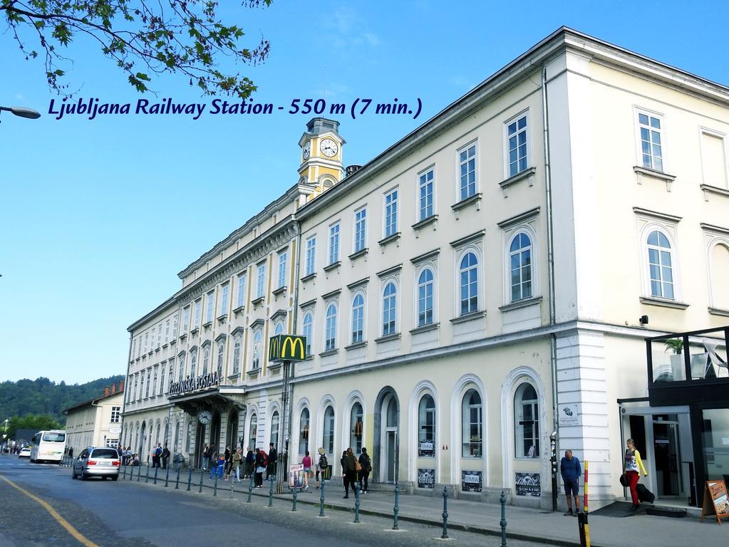 Slovenian Art Story Apartment Ljubljana Bagian luar foto