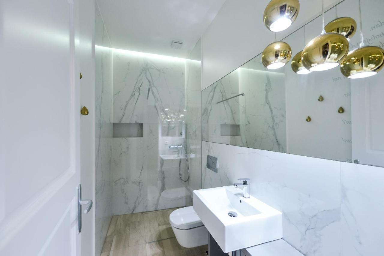 Slovenian Art Story Apartment Ljubljana Bagian luar foto